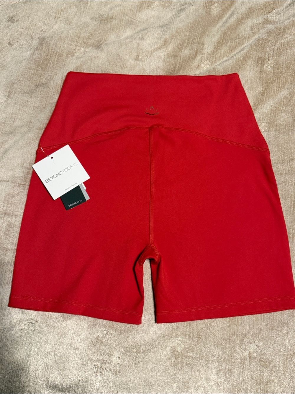NWT Beyond Yoga Crimson High-Waist Bike Shorts Large